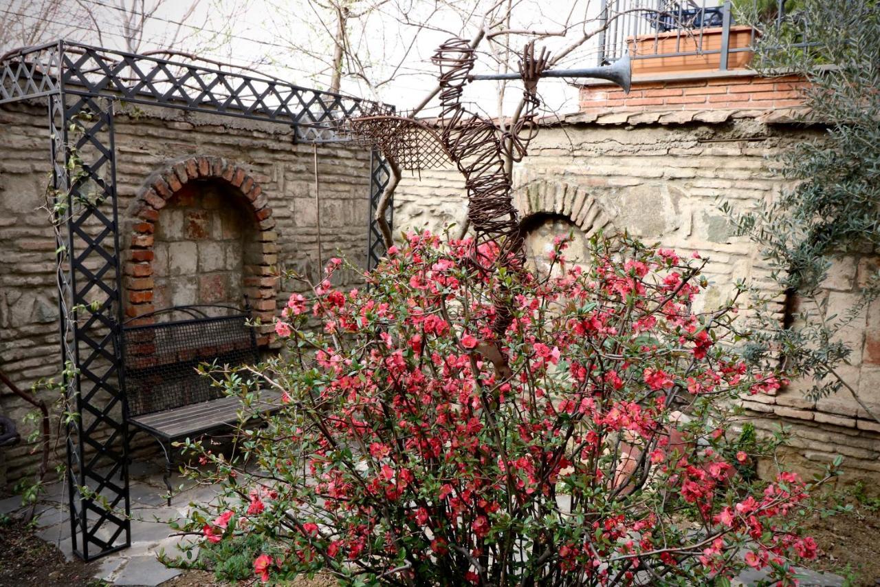 Artists Residence In Tbilisi Buitenkant foto
