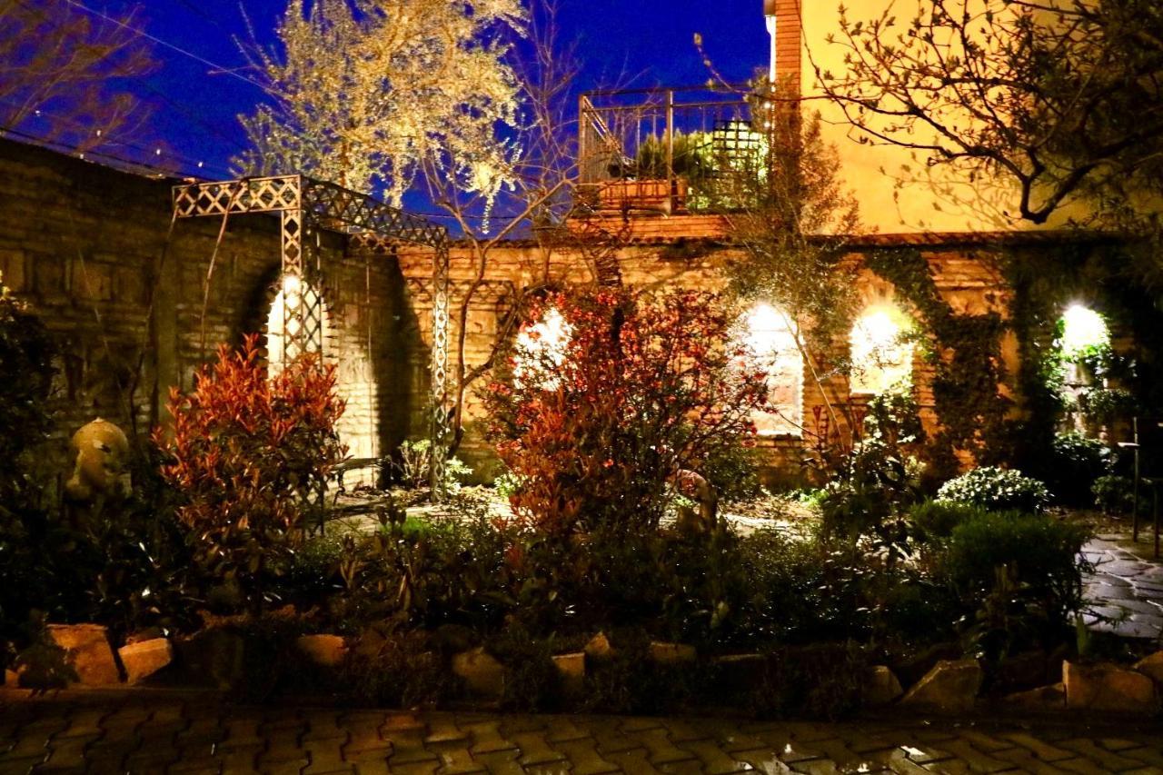 Artists Residence In Tbilisi Buitenkant foto