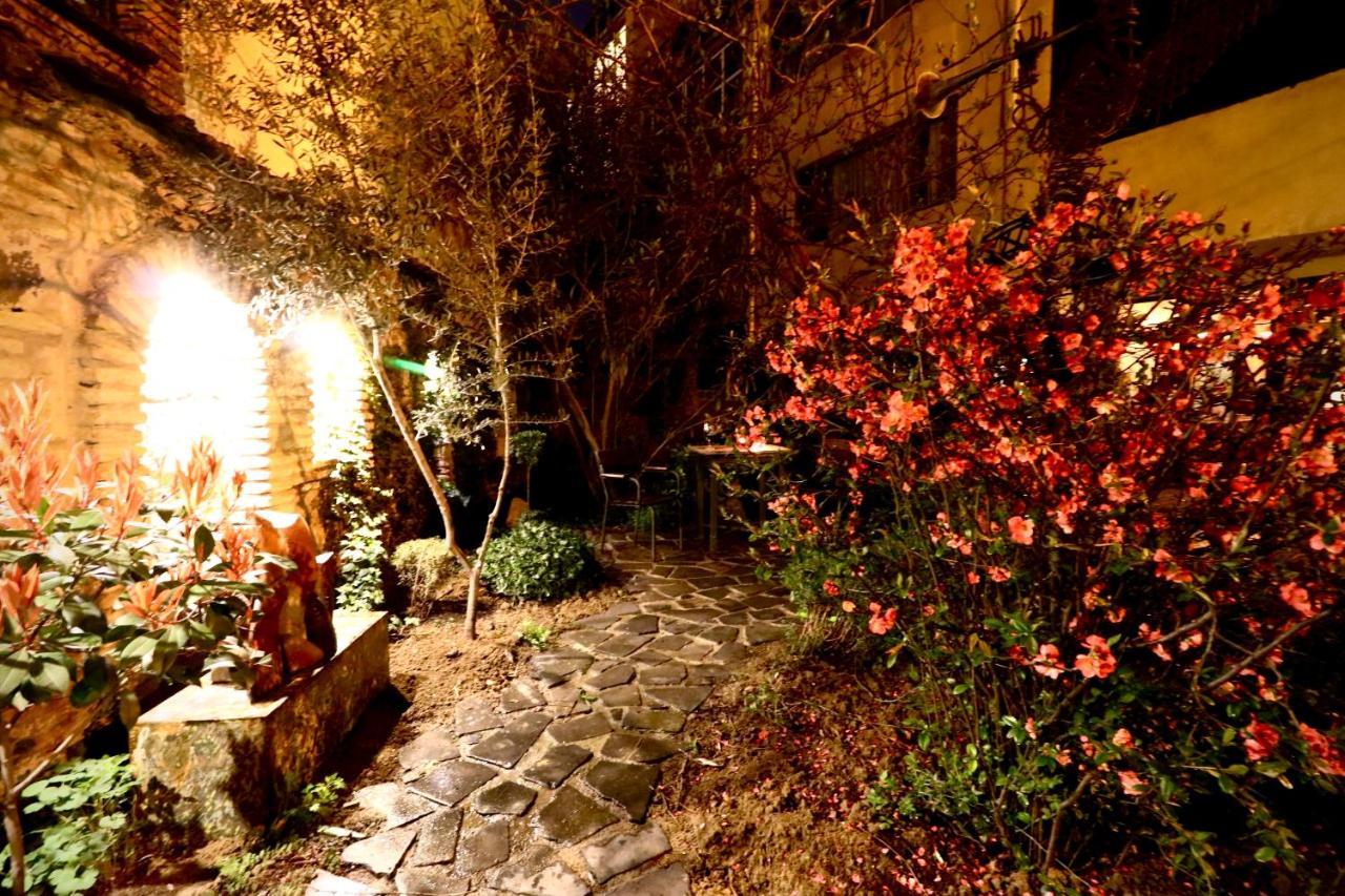 Artists Residence In Tbilisi Buitenkant foto
